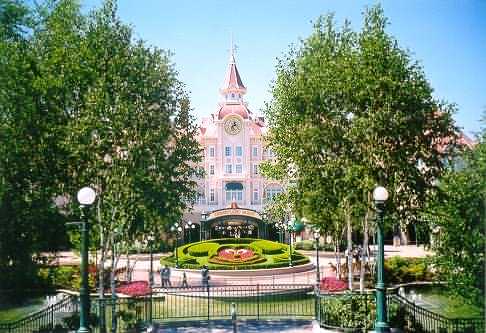 Disneyland Hotel & Park Entrance